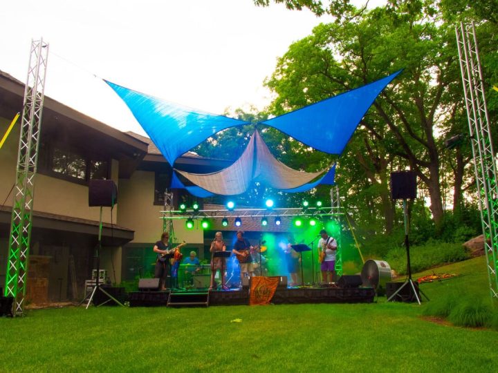 Small Outdoor Stage Hire – What You Must Be Aware Of